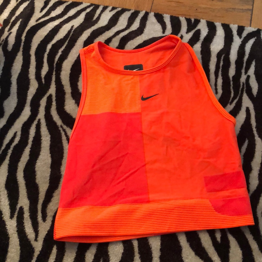 Colorblock Nike top